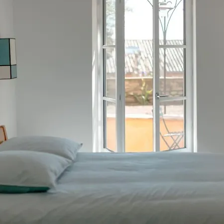 Superbe T2 Voutes Majestueuses Terrasse & Jardin Apartamento