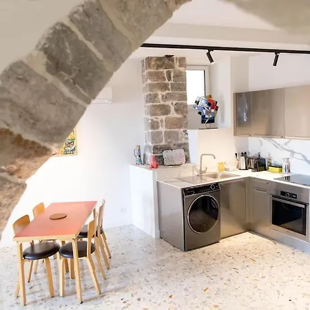 Appartement Superbe T2 Voutes Majestueuses Terrasse & Jardin
